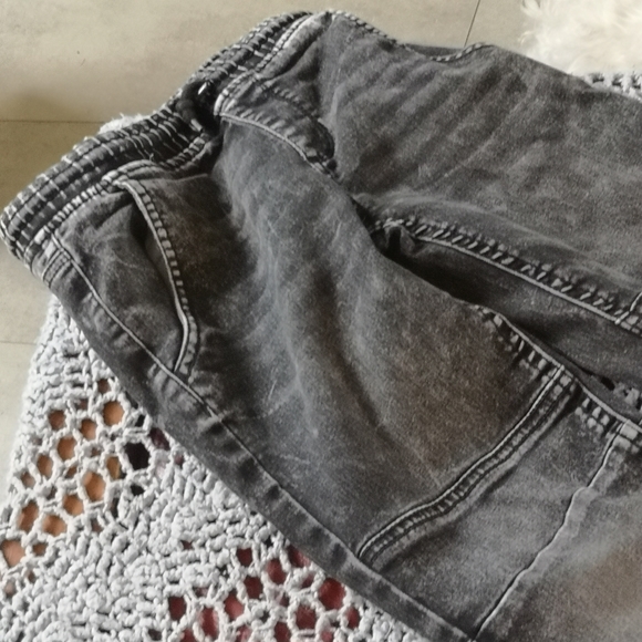 Jeans - Picture 2 of 5